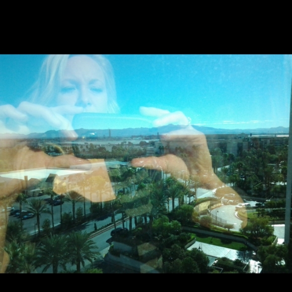 Meet your Posher - Picture 2 of 16